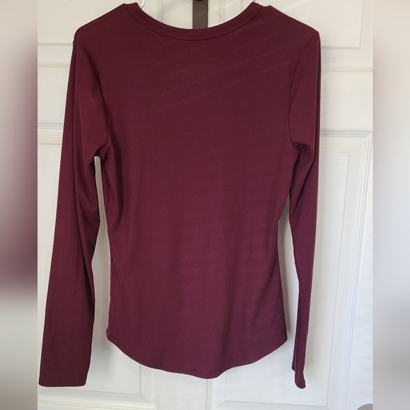 (430) No Boundaries Woman's Long Sleeve Ribbed T-Shirt, Size: L Color: Maroon - Picture 9 of 10